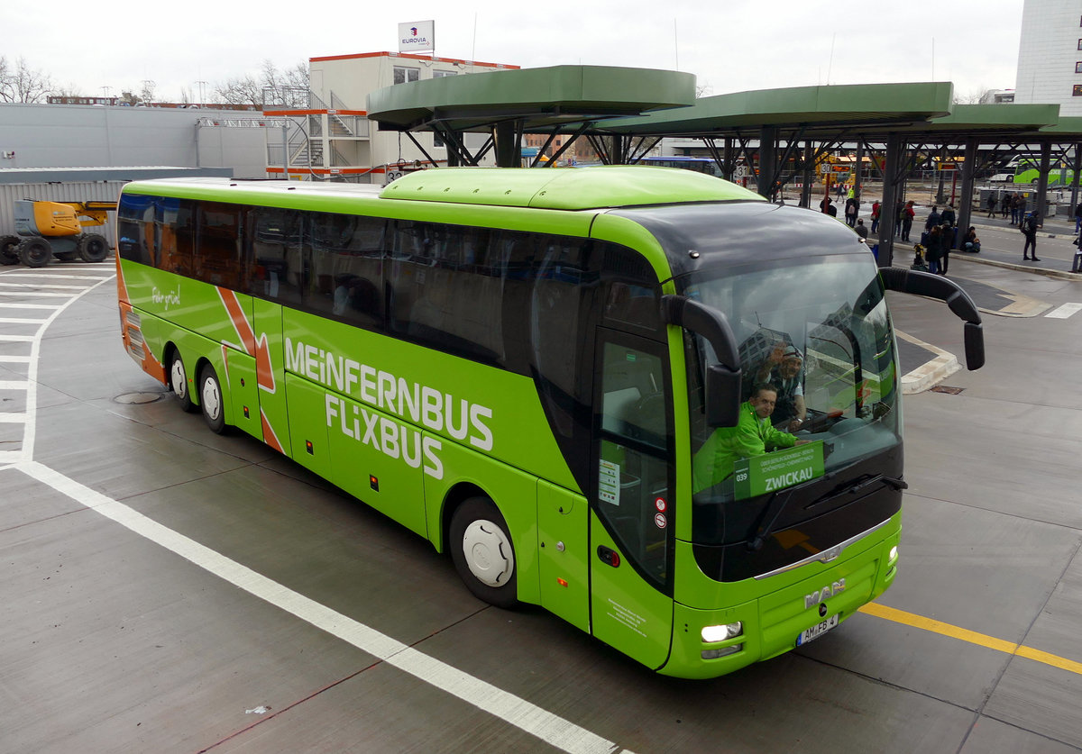 MAN Lion's Coach 'FLIXBUS -Reiseservice Horst Strobl', am neuem Nordteil des Berliner -ZOB's im Januar 2018...viele Grüße an das Fahrzeugteam! ;)