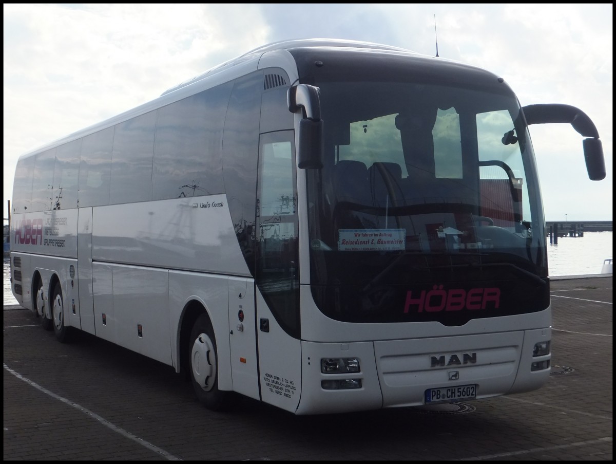MAN Lion's Coach von Hber-Reisen aus Deutschland im Stadthafen Sassnitz am 27.10.2013
