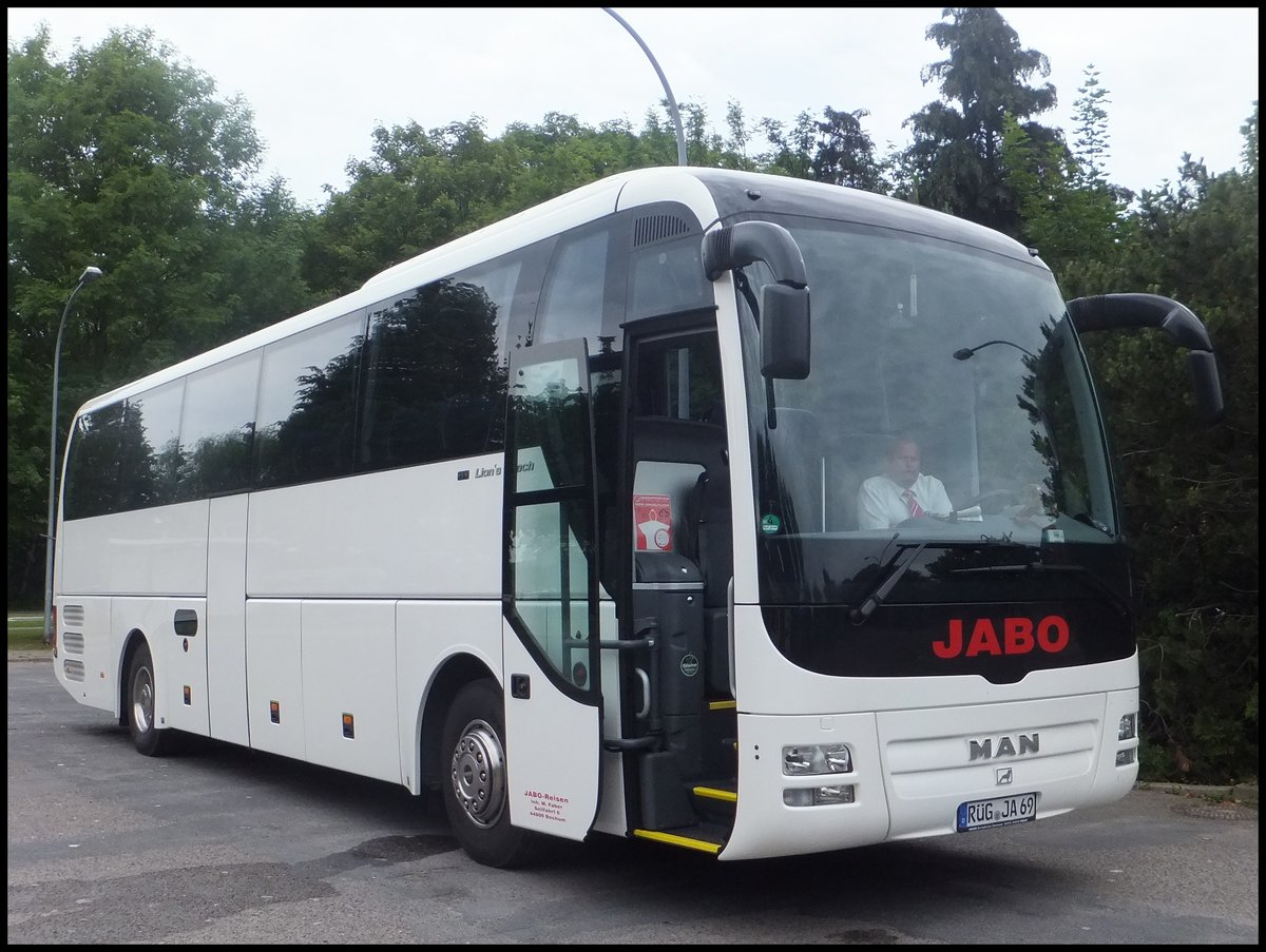 MAN Lion's Coach von Jabo aus Deutschland in Stralsund am 10.06.2014