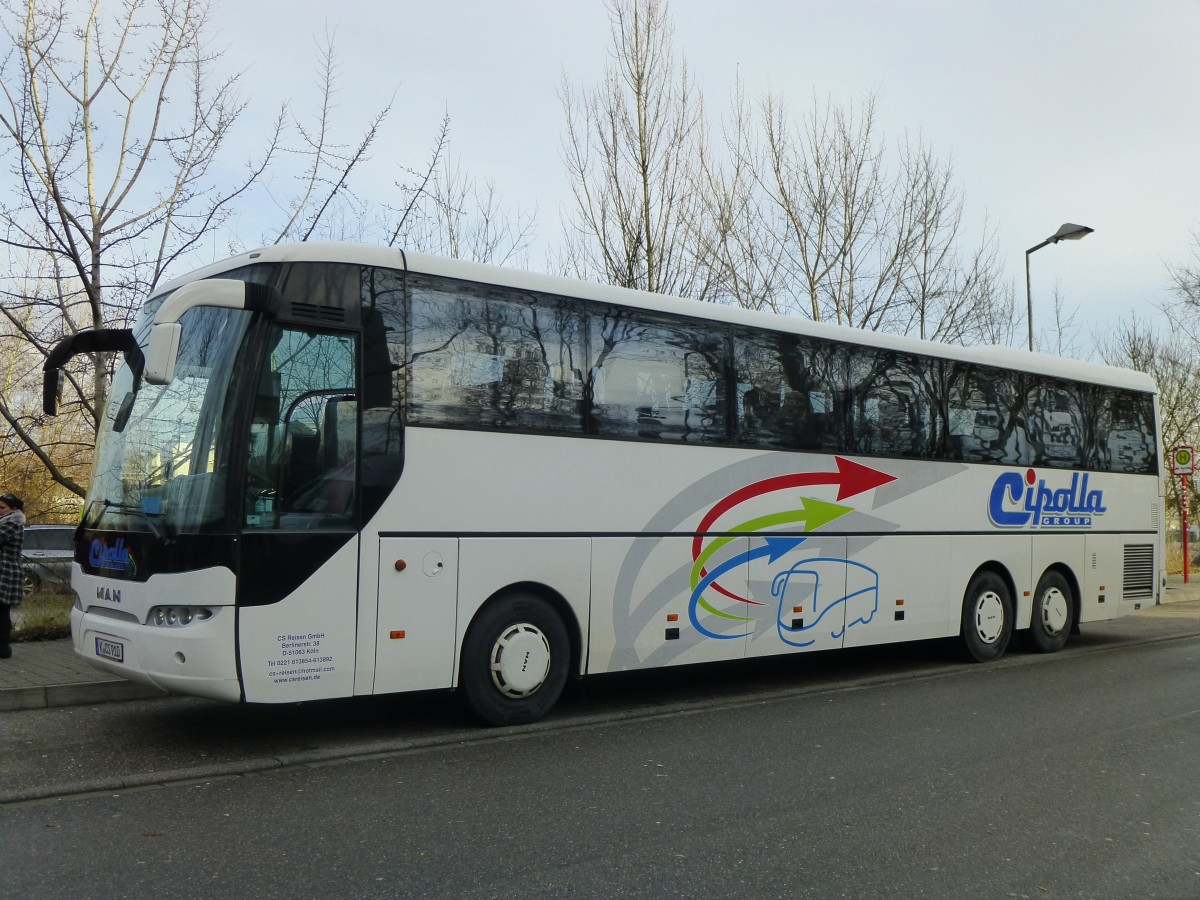 MAN Lion's Coach mit angebauter Front des Neoplan Tourliner  Cipolla , Karlsruhe ZOB 09.01.2014
