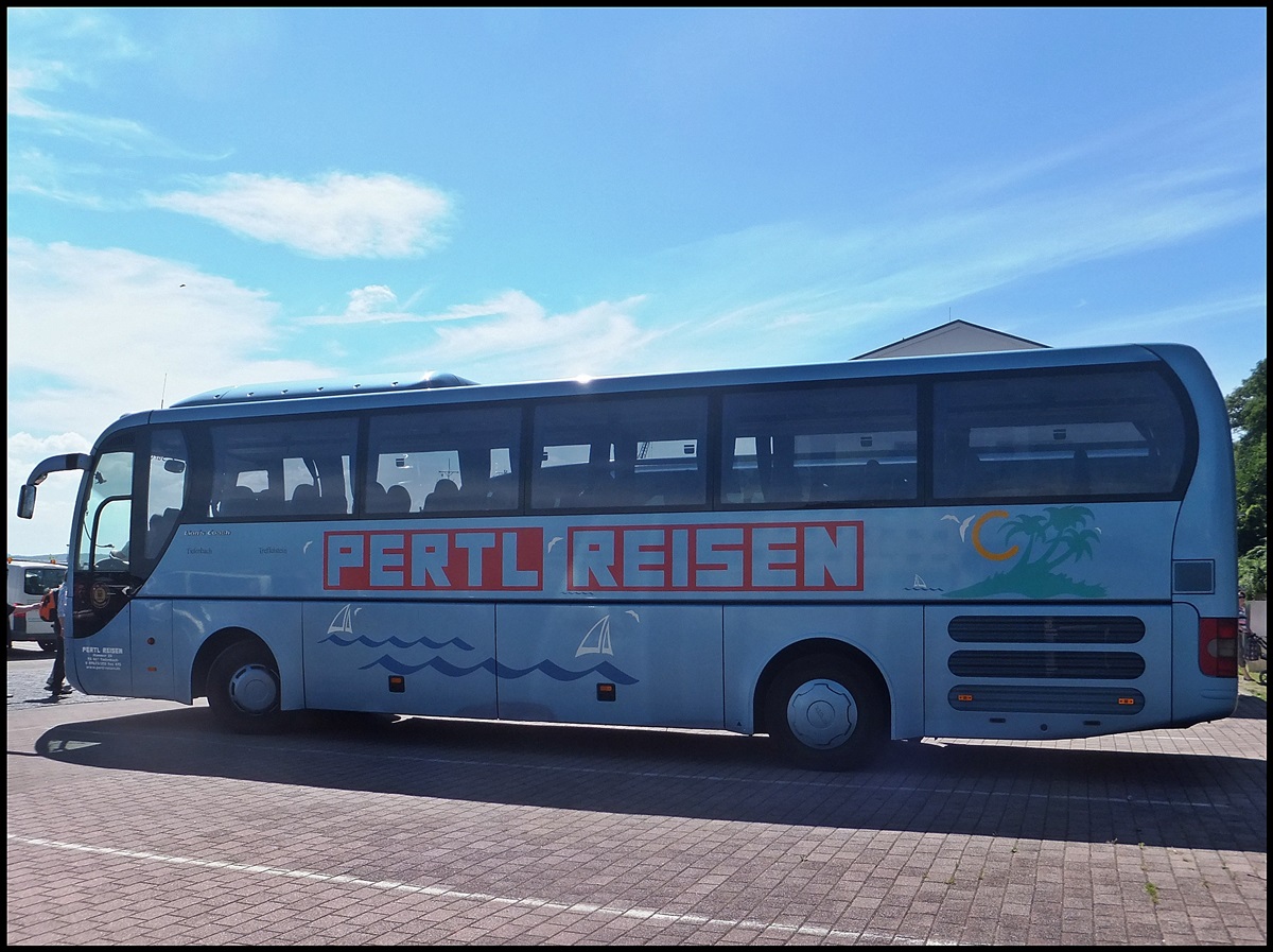 MAN Lion's Coach von Pertl-Reisen aus Deutschland im Stadthafen Sassnitz am 09.08.2013
