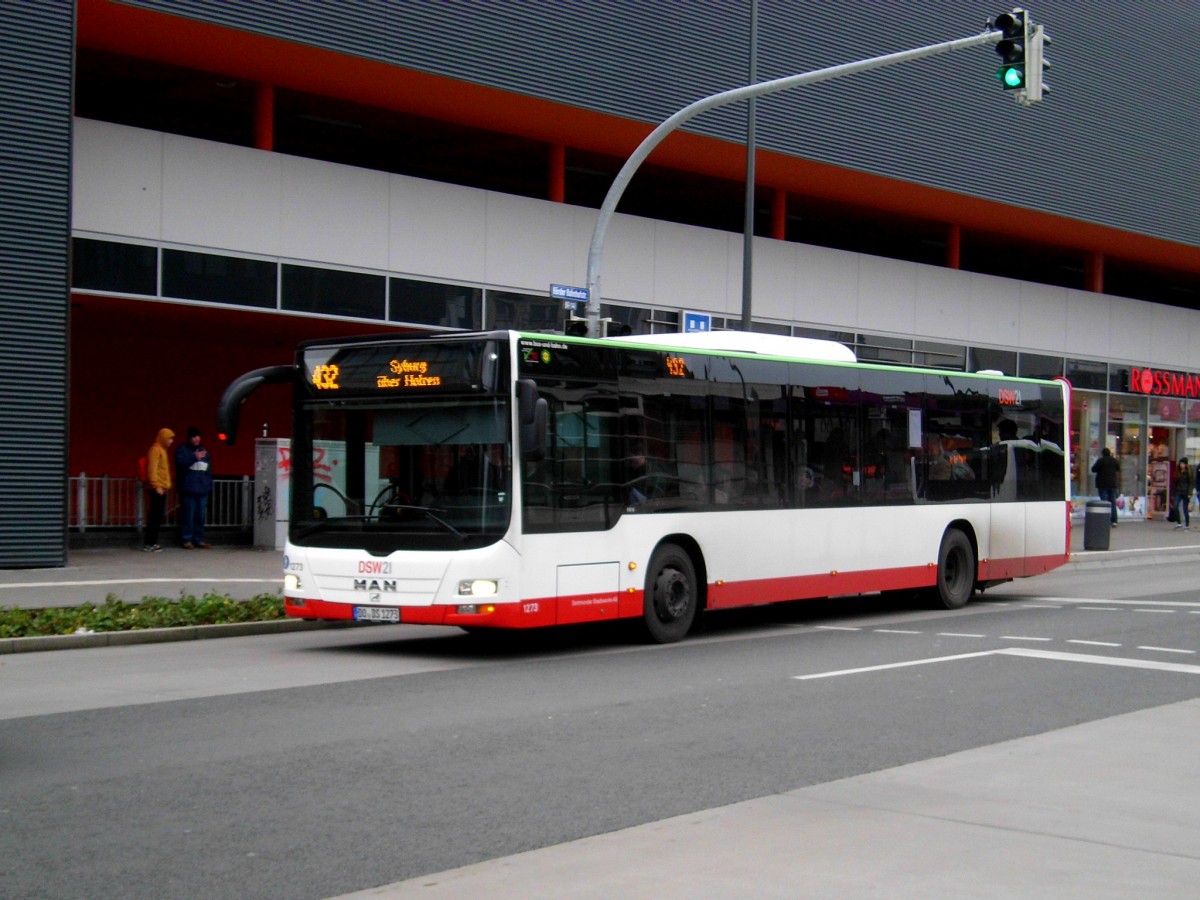 MAN Niederflurbus 3. Generation (Lion's City) auf der Linie 432 nach Dortmund-Sommerberg Feldmark am U-Bahnhof Dortmund-Hörde.(4.1.2014) 