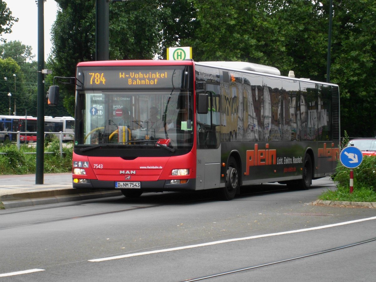 MAN Niederflurbus 3. Generation (Lion's City) auf der Linie 784 nach S-Bahnhof Wuppertal Vohwinkel an der Haltestelle Düsseldorf Betriebshof Bennrath.(16.7.2016)

