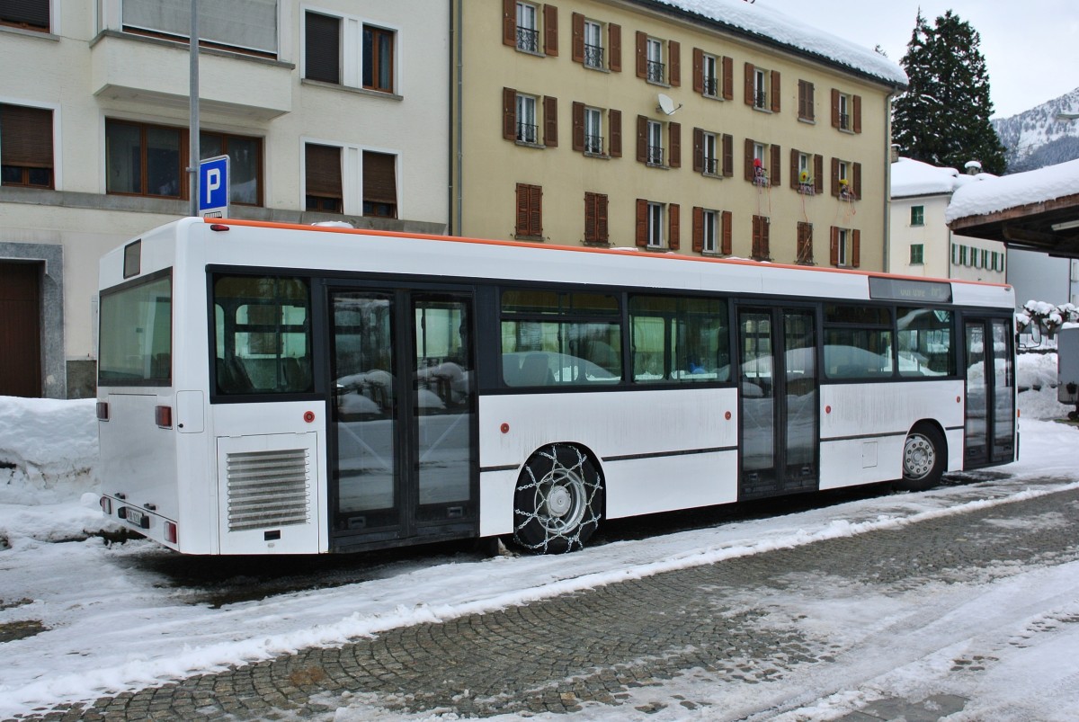 MB 405 N ex. BSU Nr. 63 mit Schneeketten beim Bahnhof Airolo, 16.02.2015.