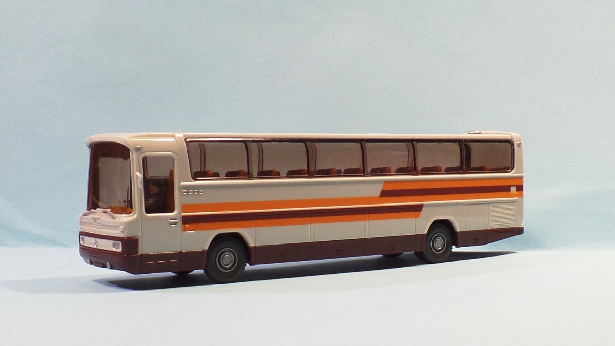 MB O 303 RHD, 1:87, Reisebus, grau/braun/orange, Wiking 712/01a, Foto vom18.2.2016 /
