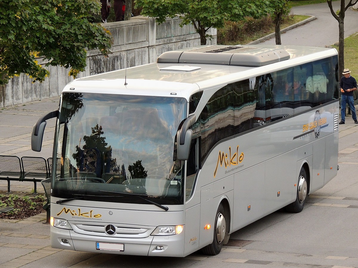 MB-Tourismo vom Busunternehmen Miklo steht in Wien fr eine Rundfahrt bereit; 130829