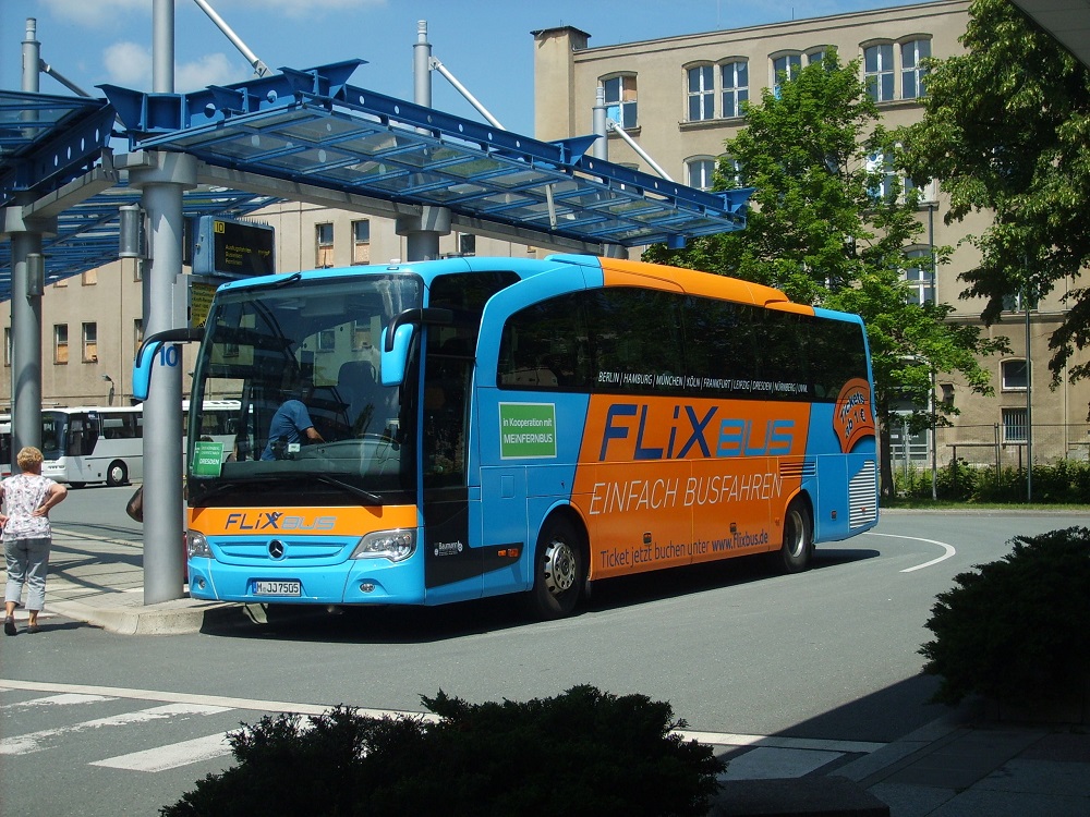 MB Travego II RHD - M JJ 7505 - in Chemnitz, Omnibusbahnhof (Georgstraße) - am 29-Juni-2015