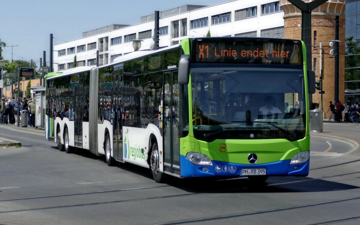 Mercedes-Benz Capacity (395)_ Regiobus Potsdam Mittelmark Gmbh. Hier, als X1  unterwegs in Potsdam Hbf. im Juni 2022.