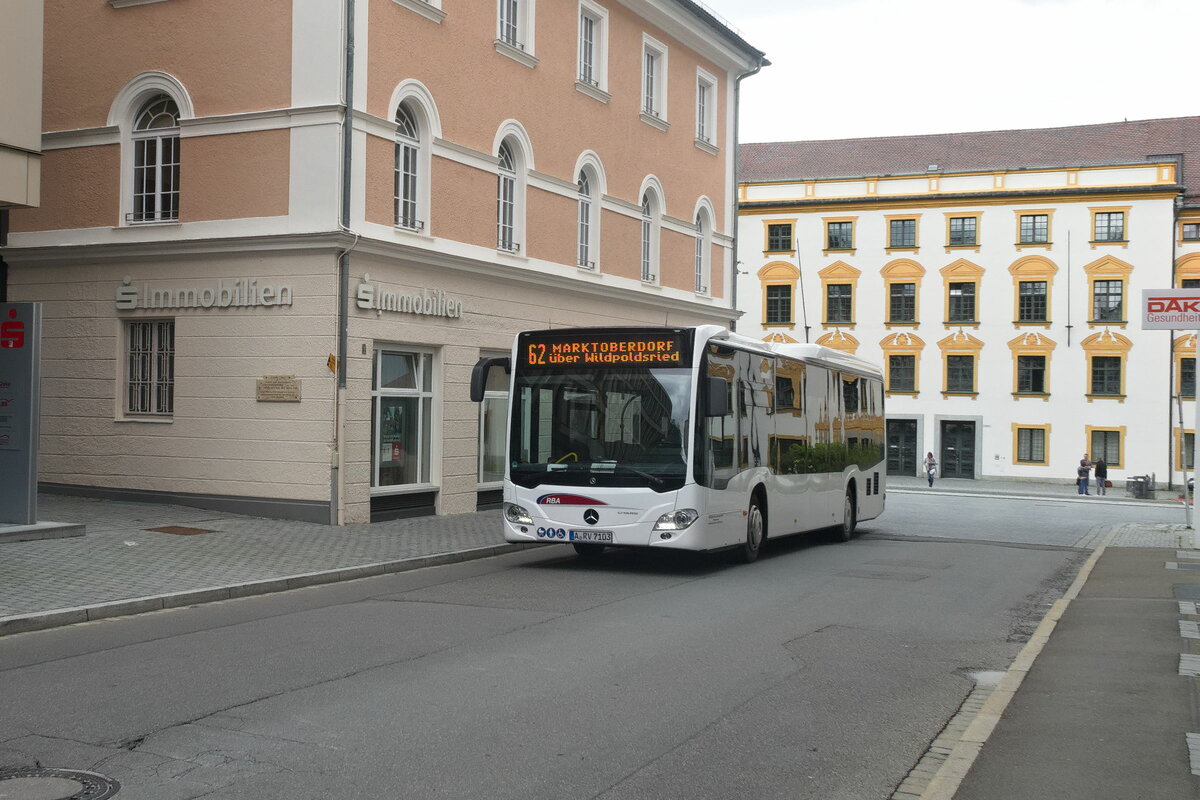 Mercedes-Benz Citaro 2. Generation von Regionalbus Augsburg (RBA, A-RV 7103) als Linie 62 in Kempten, Königstraße. Aufgenommen 9.6.2022.