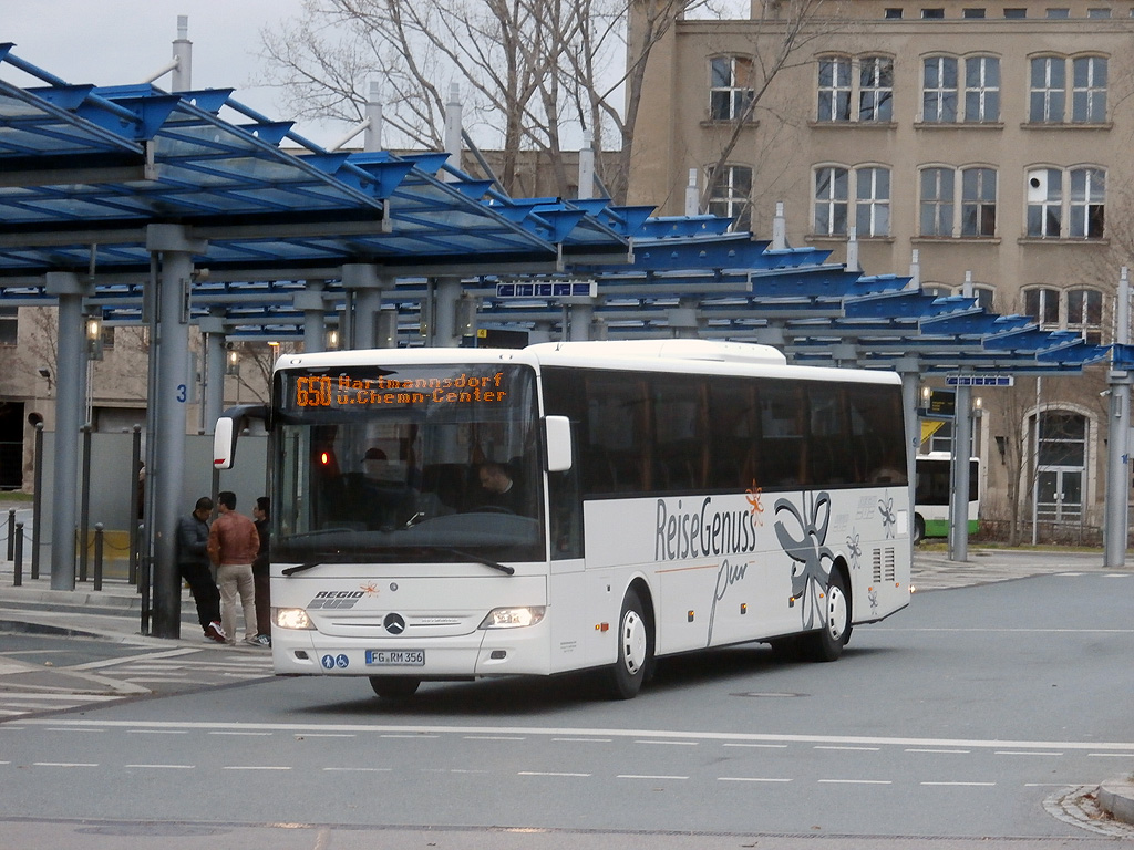 Mercedes-Benz Integro M (Bj. 2014) der Regiobus Mittelsachsen in Chemnitz. (23.12.2014)