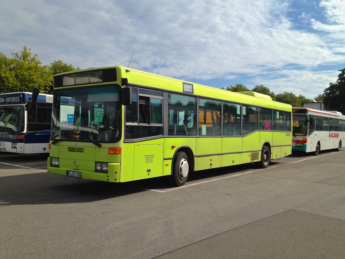 Mercedes-Benz O 405NÜ (KL-GV 200) vom Omnibusbetrieb Vicari aus Rodenbach. Aufgenommen am 18.09.2014.