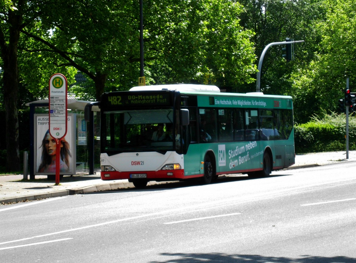 Mercedes-Benz O 530 I (Citaro) auf der Linie 482 nach Dortmund-Mengede Markt an der Haltestelle Castrop-Rauxel Rosenstraße.(31.5.2014)

