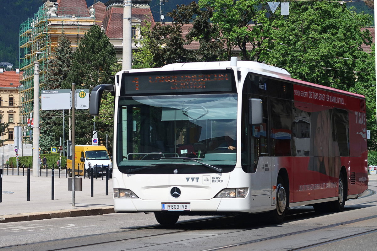 Mercedes-Benz O 530 II (Citaro Facelift) der Innsbrucker Verkehrsbetriebe, Bus Nr. 609, als Schienenersatzverkehr für die Straßenbahnlinie 1 an der Haltestelle Messe/Zeughaus in Innsbruck. Aufgenommen 10.5.2018.