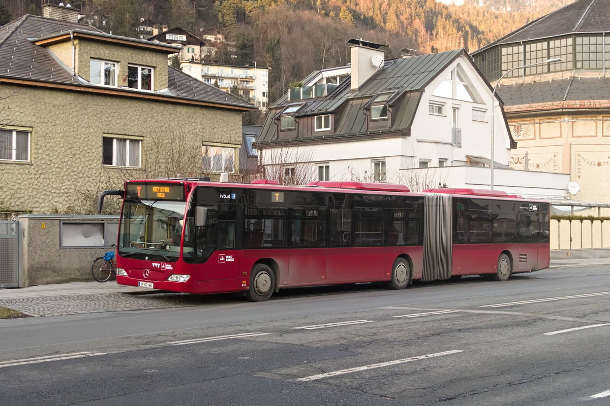 Mercedes-Benz O 530 II (Citaro Facelift) der Innsbrucker Verkehrsbetriebe, Bus Nr. 412, als Linie T an der Endhaltestelle Mühlauer Brücke. Aufgenommen 2.1.2020.
