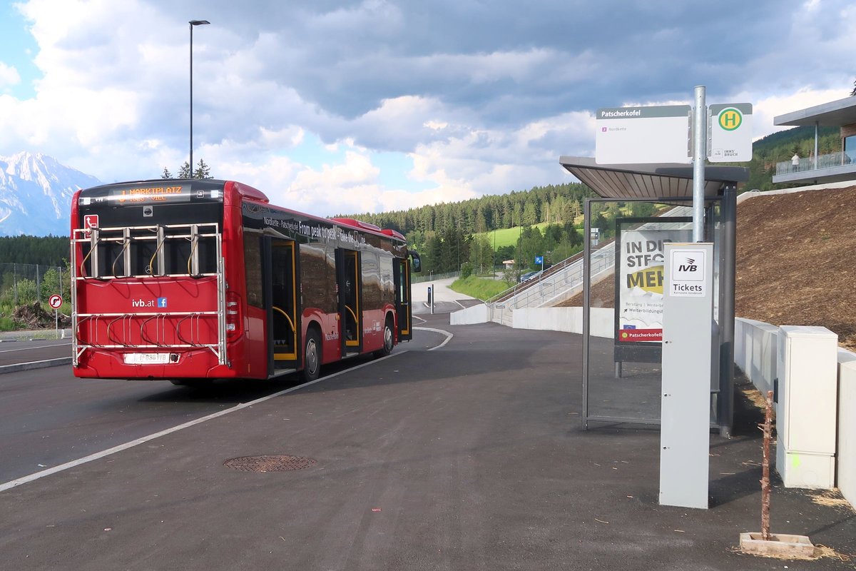 Mercedes-Benz O 530 III (Citaro 2. Generation) Bus Nr. 636 der Innsbrucker Verkehrsbetriebe als Linie J an der neu gestalteten Endhaltestelle Patscherkofel (mit Anschluß zur neu erbauten Patscherkofelbahn). Aufgenommen 22.6.2018.