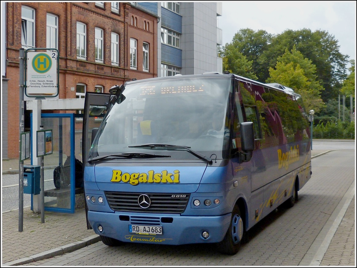 Mercedes Benz O 818 Teamstar aufgenommen in Rendsburg an einer Bushaltestelle am 18.09.2013.