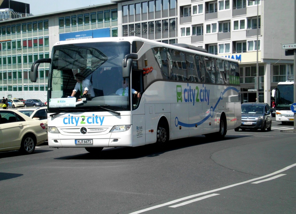 Mercedes-Benz (Tourismo) der Firma city2city nach Hannover am Hauptbahnhof Köln.(11.6.2014)
