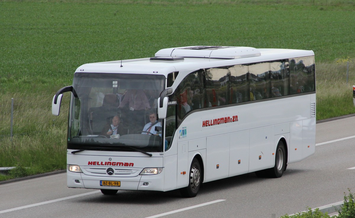Mercedes Benz Tourismo, Hellingmann, Oensingen printemps 2014