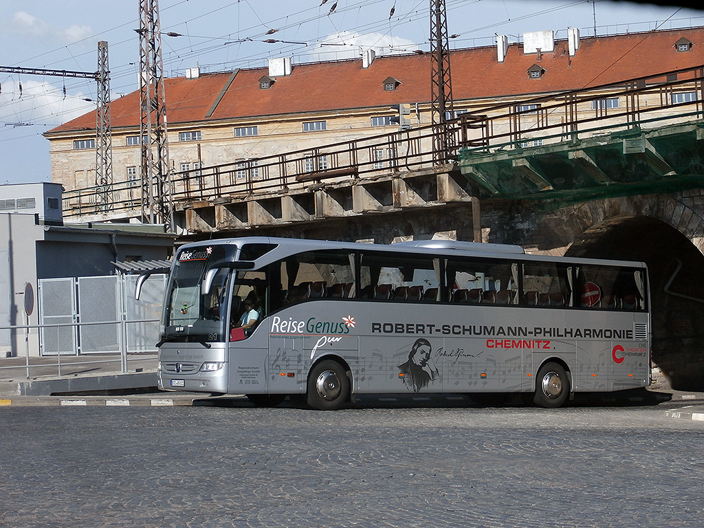 Mercedes-Benz Tourismo der RVE #11-8021 auf der Sonderlinie aus Chemnitz nach Prag. (15.8.2015)