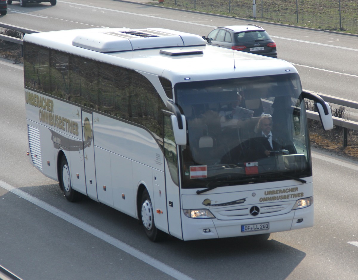 Mercedes Benz Tourismo Uberacker, près de Berne printemps 2015 