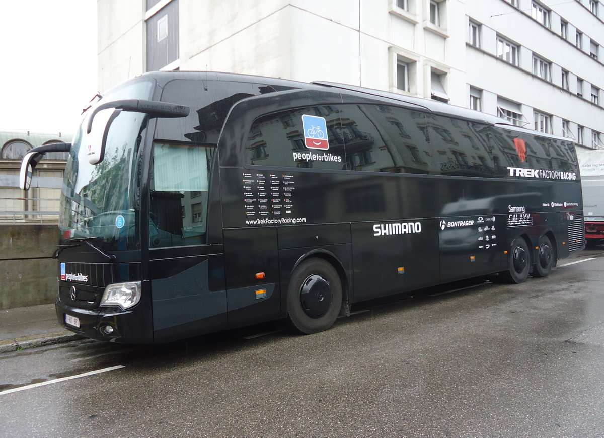 Mercedes Travego und Neoplan Starliner von Wiedenhoff in Binz am 25.04.