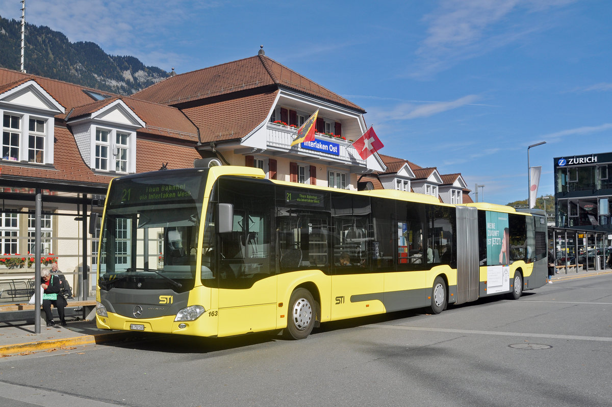 Mercedes Citaro 163, auf der Linie 21, wartet an der Endstation beim Bahnhof Interlaken Ost. Die Aufnahme stammt vom 07.10.2017.