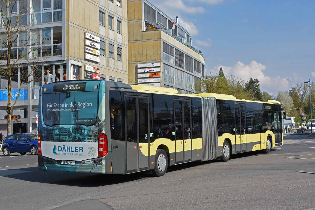 Mercedes Citaro 163, fährt am 21.04.2022 als Dienstfahrt zum Bahnhof Thun.