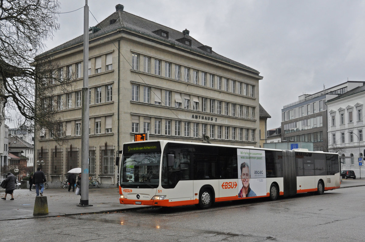 Mercedes Citaro 51, auf der Linie 5, bedient die Haltestelle beim Amtshausplatz. Die Aufnahme stammt vom 09.12.2019.