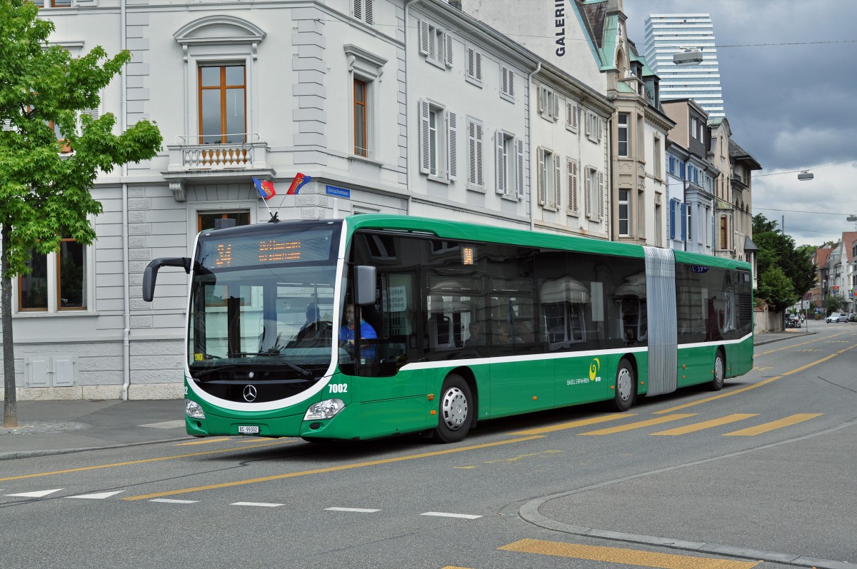 Mercedes Citaro 7002 auf der Linie 34 fährt zur Haltestelle am Wettsteinplatz. Die Aufnahme stammt vom 19.05.2015.