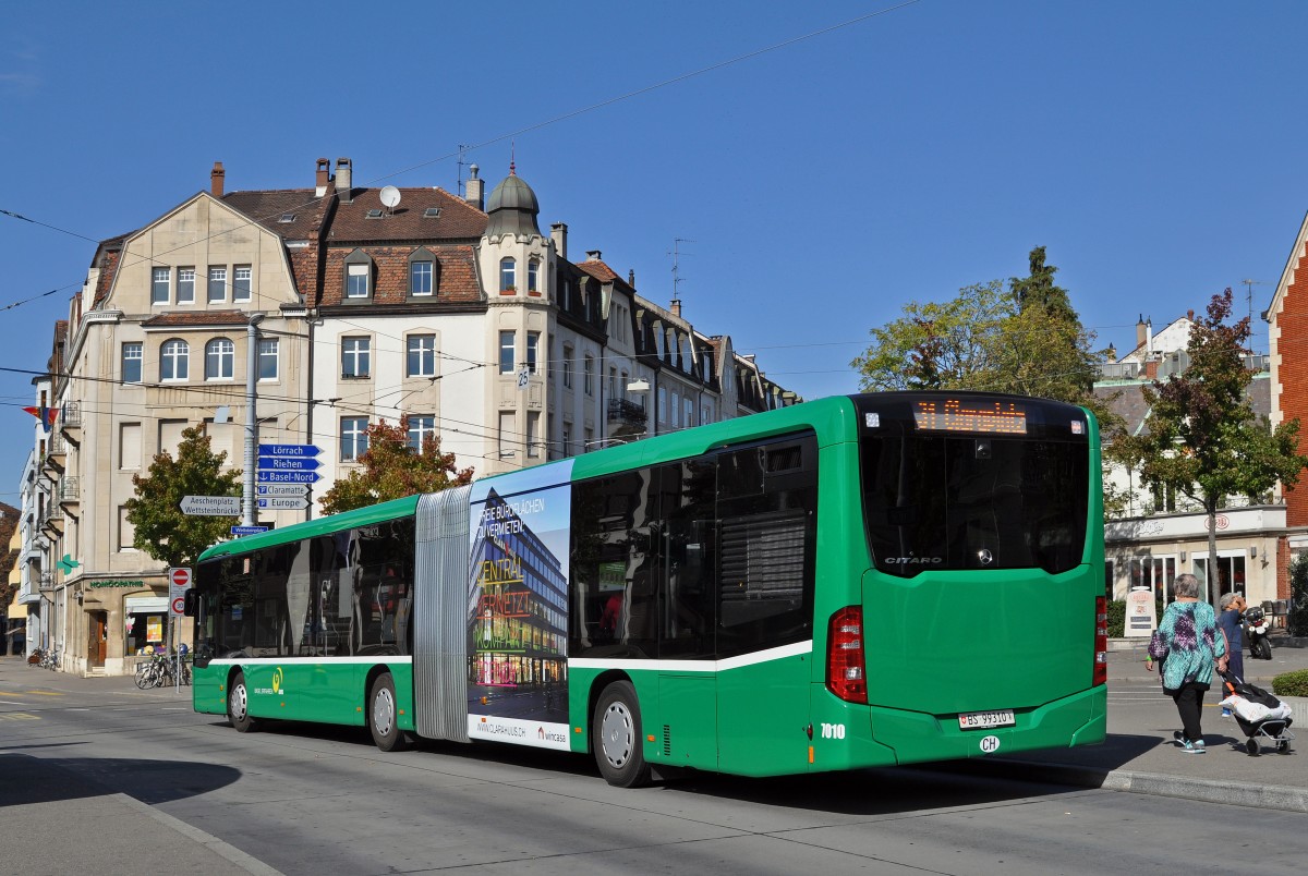 Mercedes Citaro 7010 auf der Linie 31 bedient die Haltestelle am Wettsteinplatz. Die Aufnahme stammt vom 03.10.2015.