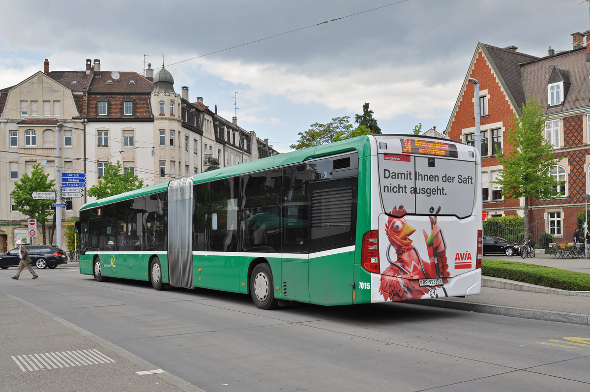 Mercedes Citaro 7015, auf der Linie 34 bedient die Haltestelle am Wettsteinplatz. Die Aufnahme stammt vom 17.05.2016.