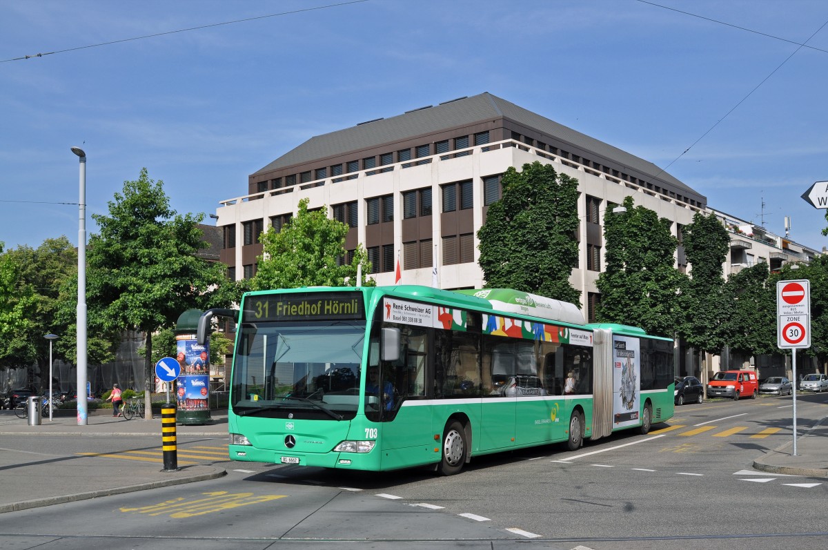 Mercedes Citaro 703 auf der Linie 31 kurz vor der Haltestelle Wettsteinplatz. Die Aufnahme stammt vom 04.07.2015.