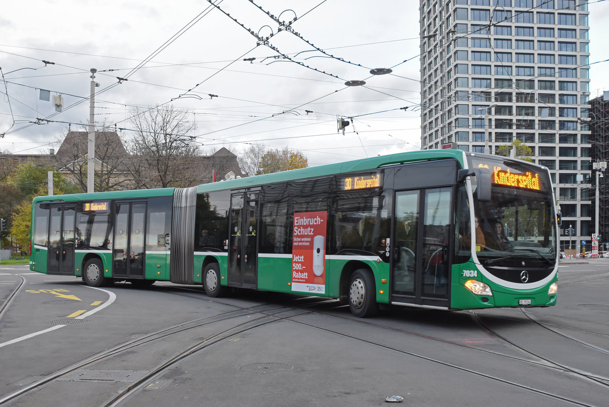 Mercedes Citaro 7034, auf der Linie E30, fährt zur Endstation am Bahnhof SBB. Die Aufnahme stammt vom 07.11.2019.