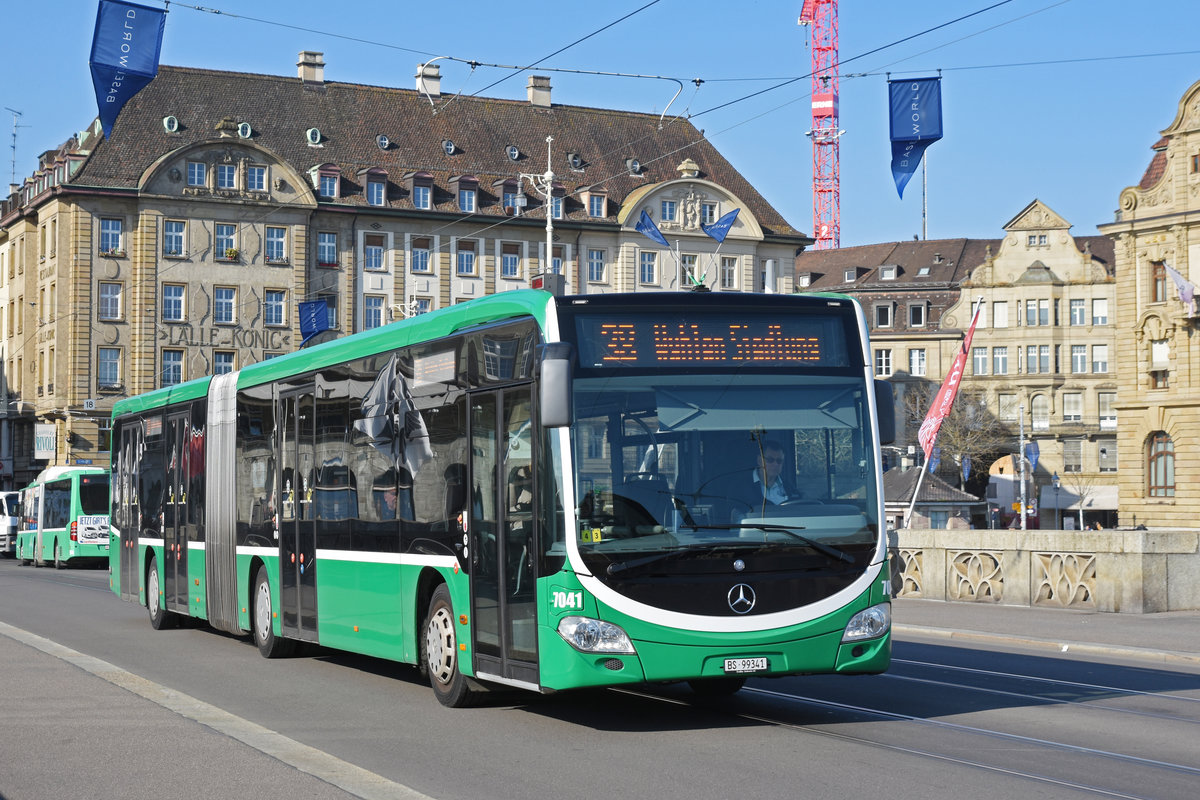 Mercedes Citaro 7041, auf der Linie 38, überquert die Mittlere Rheinbrücke. Die Aufnahme stammt vom 28.03.2019.