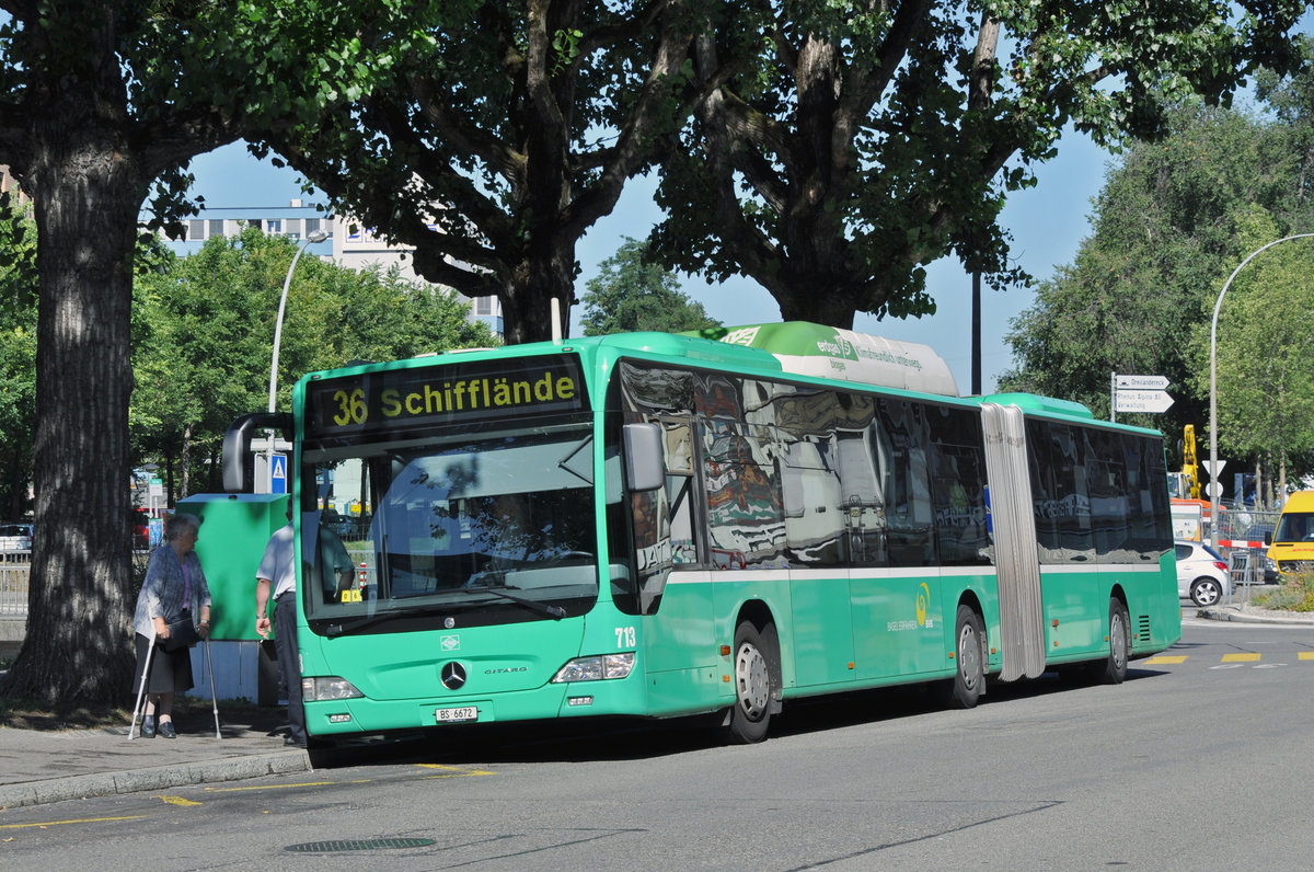 Mercedes Citaro 713, auf der Linie 36, wartet an der Endstation in Kleinhüningen. Die Aufnahme stammt vom 04.07.2017.