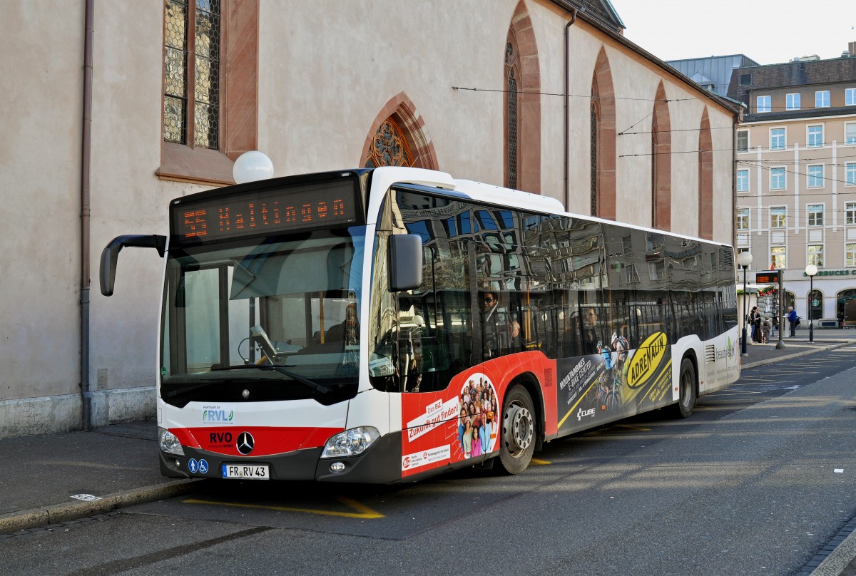Mercedes Citaro auf der Linie 55 wartet an der Endstation am Claraplatz. Die Aufnahme stammt vom 13.12.2015.