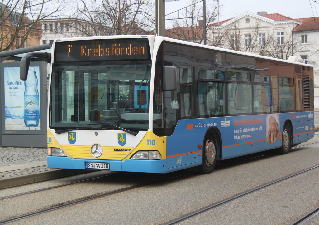 Mercedes Citaro I vom Nahverkehr Schwerin als Linie 7 von Schwerin(Meckl) Hauptbahnhof nach Krebsfrden stand am 28.03.2015 in Hhe Schwerin Hbf.