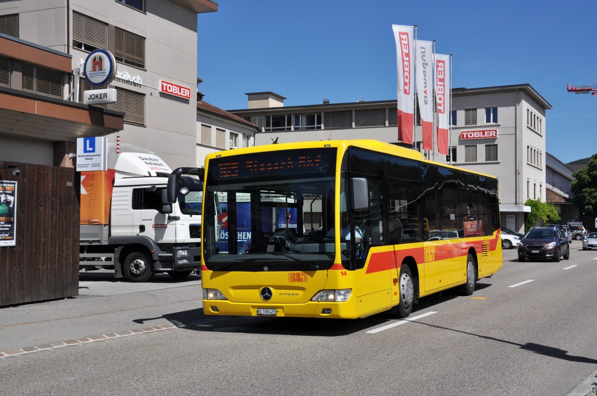 Mercedes Citaro mit der Betriebsnummer 14 am Bahnhof Sissach. Die Aufnahme stammt vom 18.07.2014.