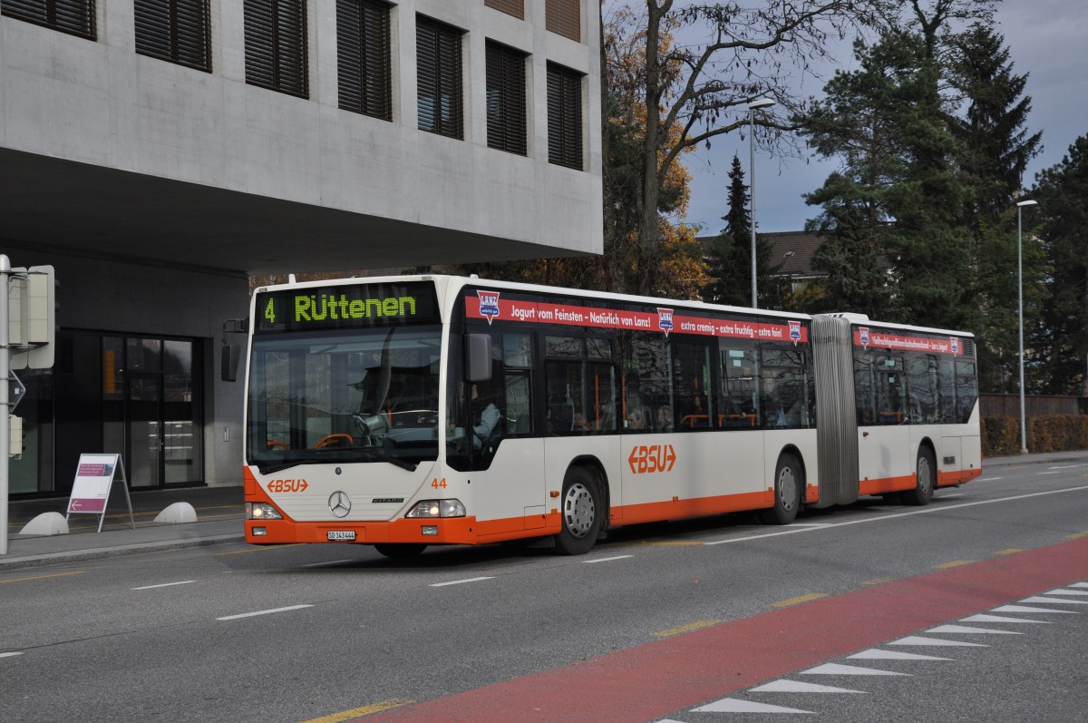 Mercedes Citaro mit der Betriebsnummer 44 auf der Linie 4 beim Bahnhof Soloturn. Die Aufnahme stammt vom 08.11.2012.