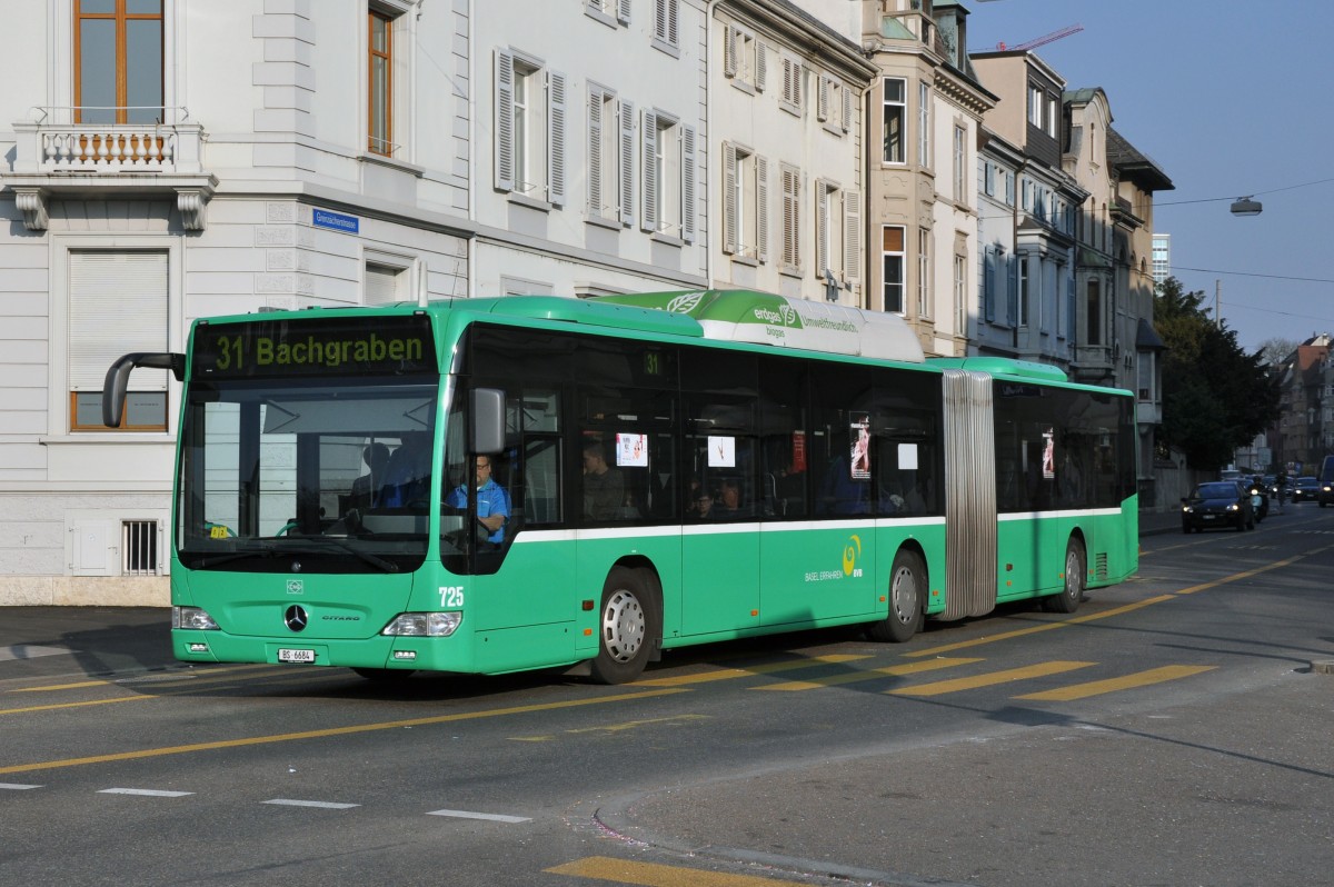 Mercedes Citaro mit der Betriebsnummer 725 auf der Linie 31 am Wettsteinplatz. Die Aufnahme stammt vom 13.03.2014.
