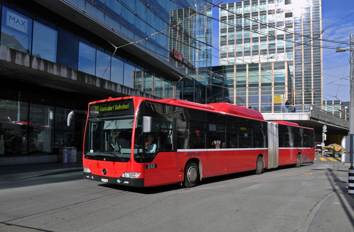 Mercedes Citaro mit der Betriebsnummer 848 auf der Linie 20 am Bahnhof Bern. Die Aufnahme stammt vom 05.08.2013.