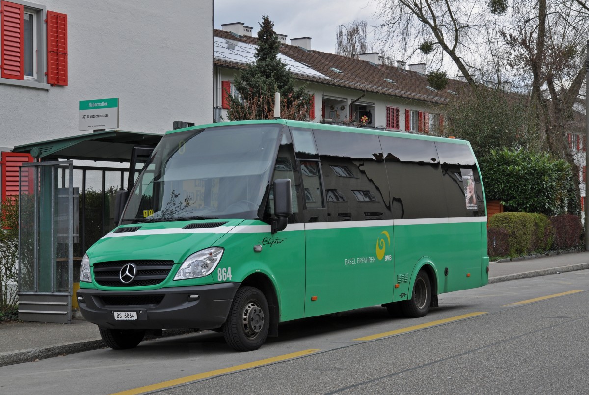Mercedes City Star mit der Betriebsnummer 864 an der Endstation an der Habermatten. Dieser Bus ersetzt den Elektro Testbus, der zurück geht in die Garage Rankstrasse. Die Aufnahme stammt vom 06.04.2015.