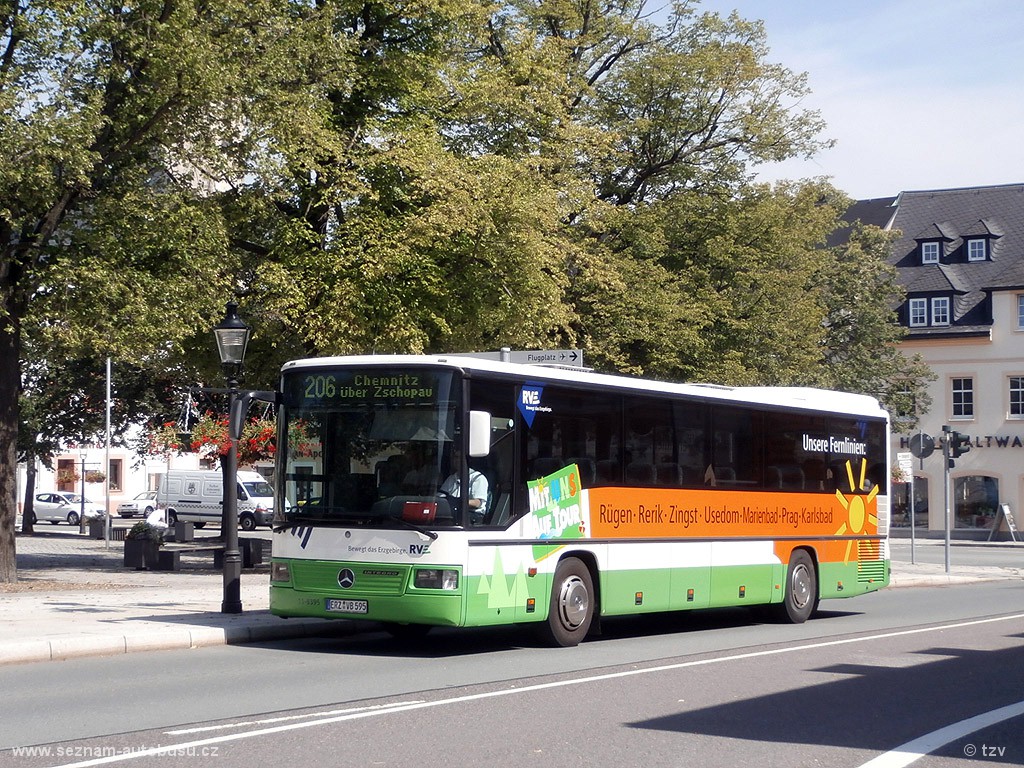 Mercedes Integro auf der Linie 207 aus Marienberg nach Chemnitz. Marienberg, Markt (7.8.2013)