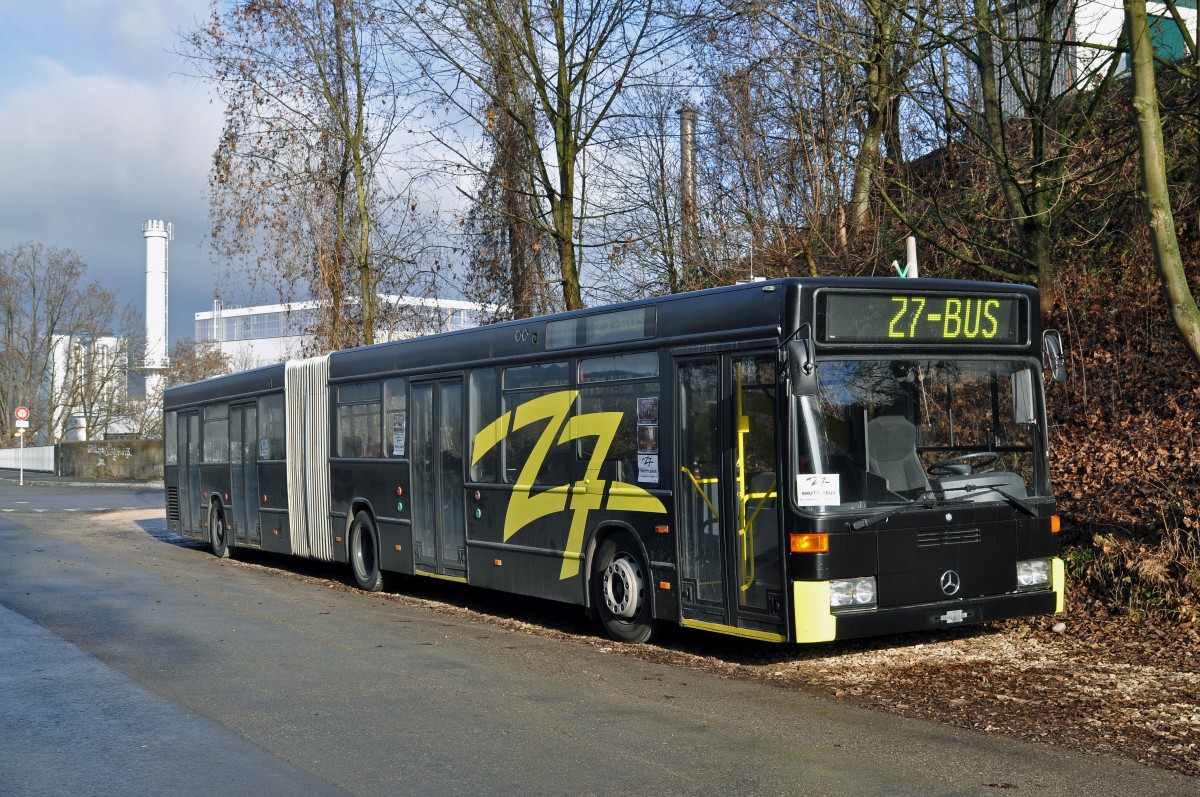 Mercedes O 405 (ex BVB 736 Moolbus) hat eine neue Heimat gefunden. In der Konzernfabrik Z7 wird er als Shuttle Bus eingesetzt. Die Aufnahme stammt vom 01.01.2016.