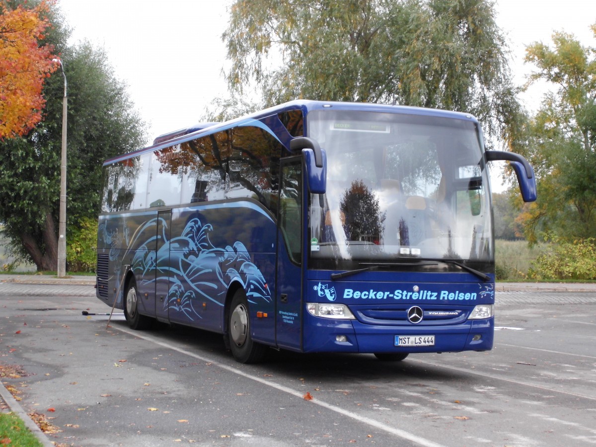 Mercedes Reisebus in Stralsund im Oktober 2013
