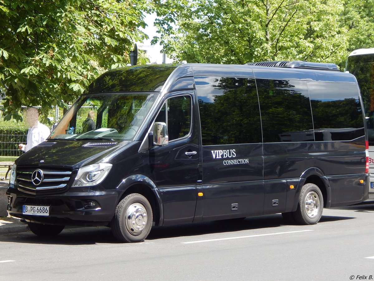 Mercedes Sprinter von Vip Bus Connection aus Deutschland in Berlin am 11.06.2016