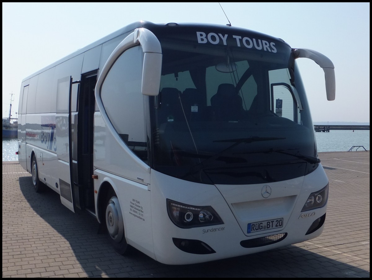 Mercedes Sundancer von BoyTours aus Deutschland im Stadthafen Sassnitz am 26.04.2014