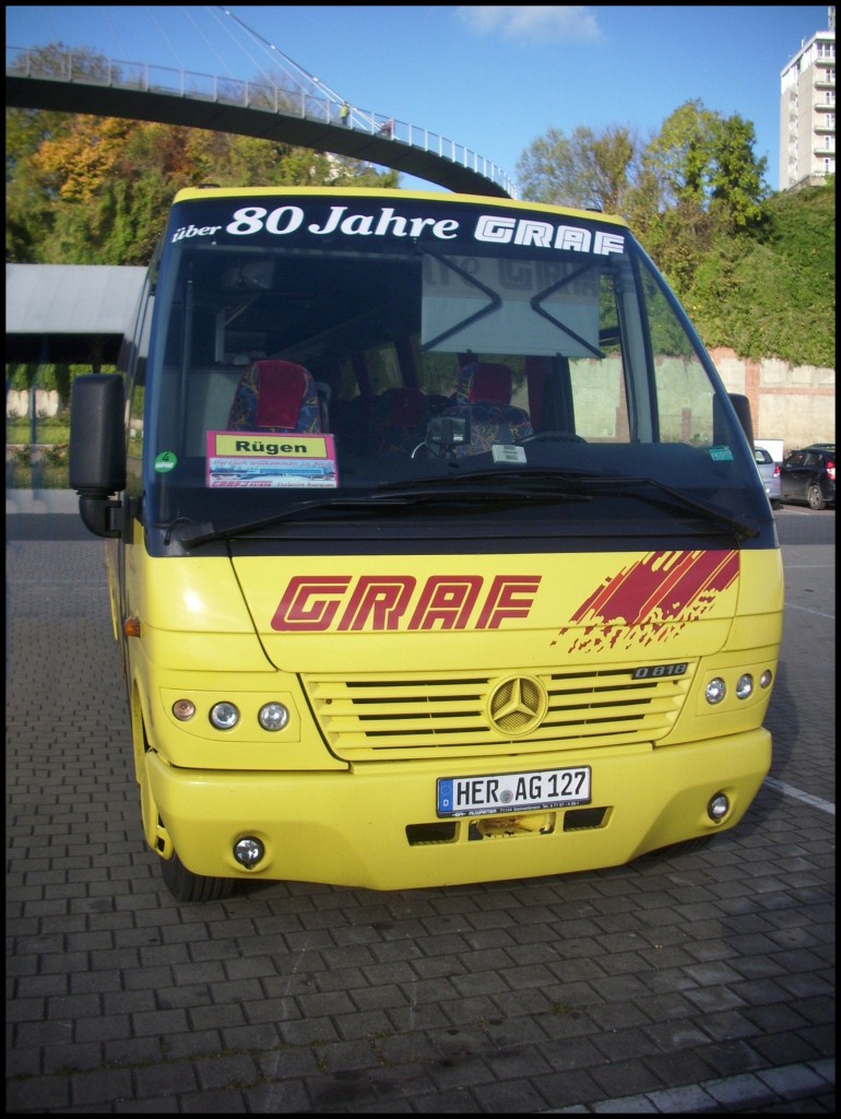 Mercedes Teamstar von Graf's Reisen aus Deutschland im Stadthafen Sassnitz am 28.10.2012