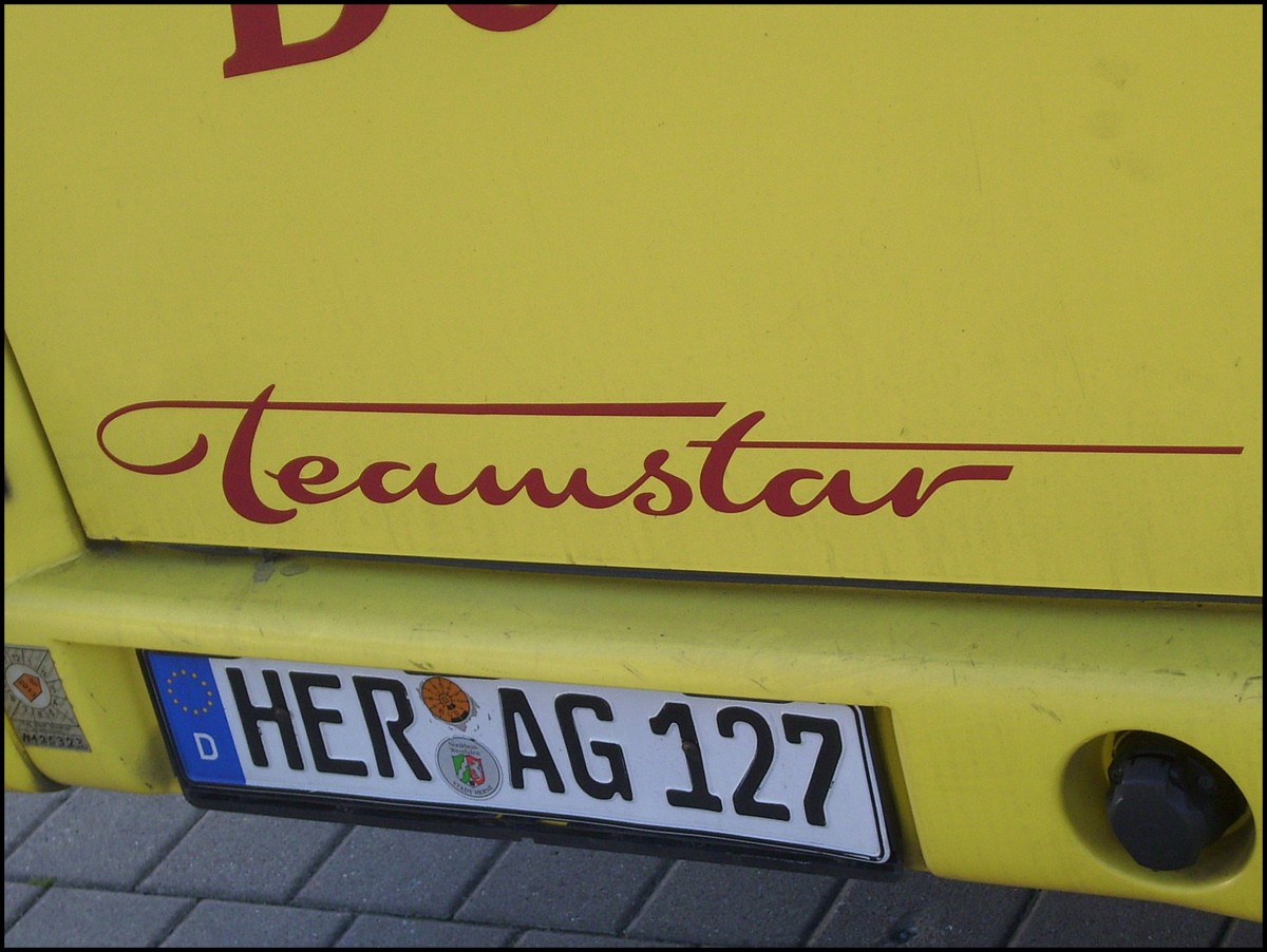 Mercedes Teamstar Logo von Graf's Reisen aus Deutschland im Stadthafen Sassnitz am 28.10.2012