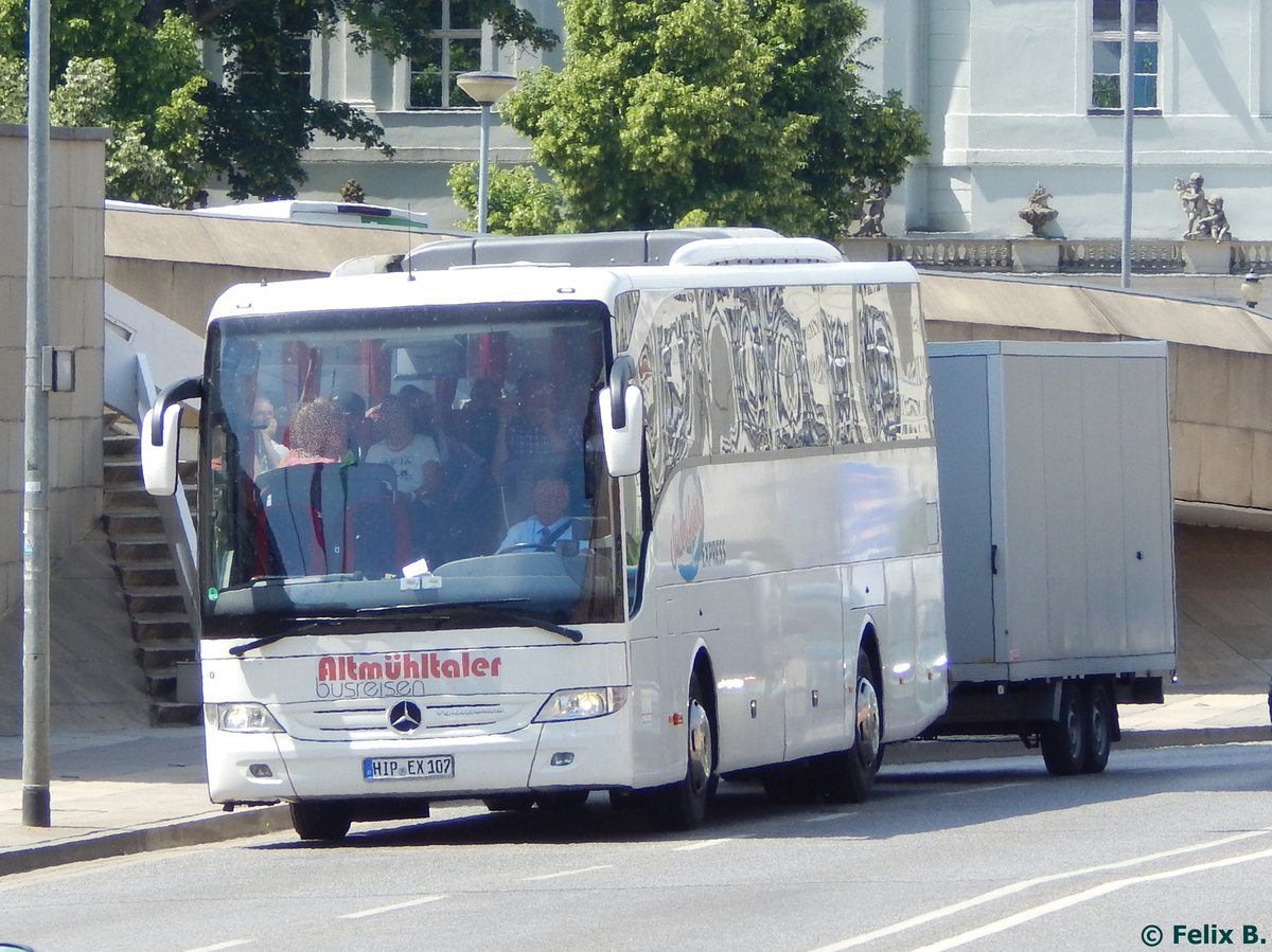 Mercedes Tourismo von Altmühltaler Busreisen aus Deutschland mit Hänger in Potsdam am 07.06.2016